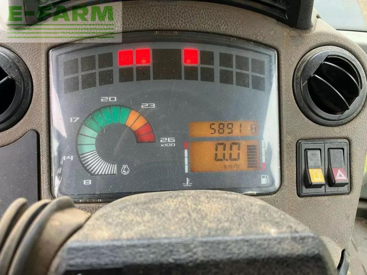 Traktor от тип CLAAS ares 657 atz, Gebrauchtmaschine в SAINTE-GENEVIÈVE-SUR-ARGENCE (Снимка 7)
