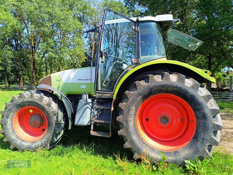 Traktor des Typs CLAAS Ares 696, Gebrauchtmaschine in Rottenburg (Bild 2)