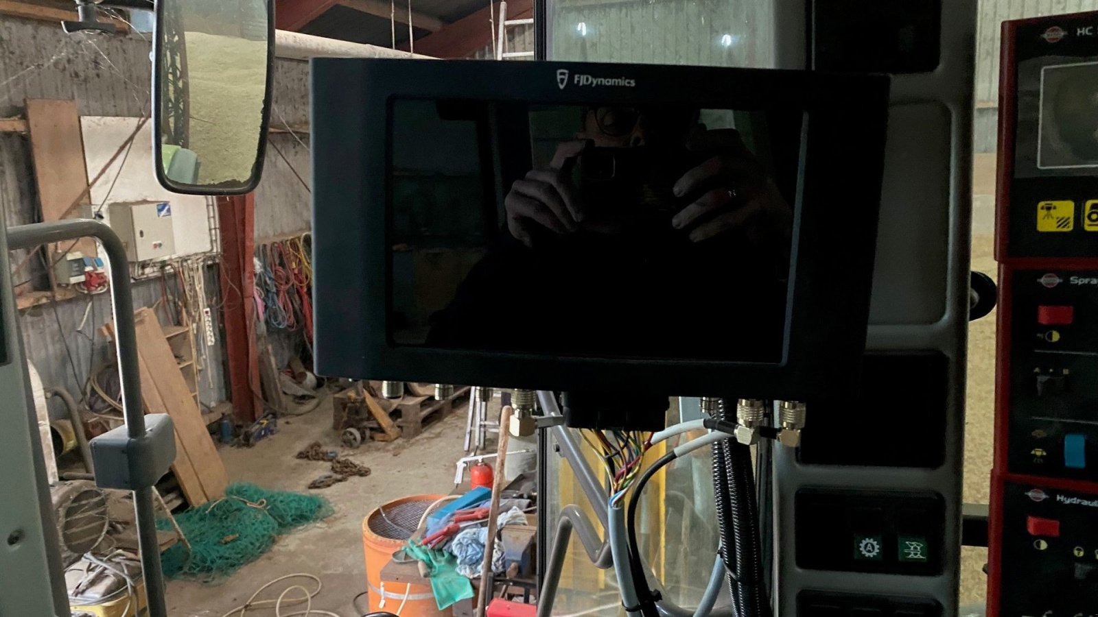 Traktor типа CLAAS Ares 697 ATZ med GPS Auto steer med ratløsning, Gebrauchtmaschine в Kjellerup (Фотография 6)