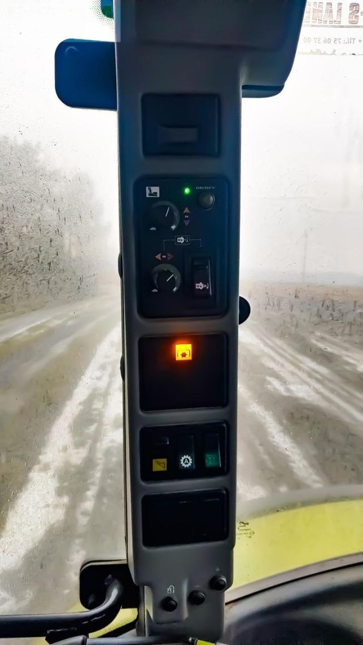 Traktor типа CLAAS Ares 697 ATZ, Gebrauchtmaschine в Hamburg (Фотография 16)