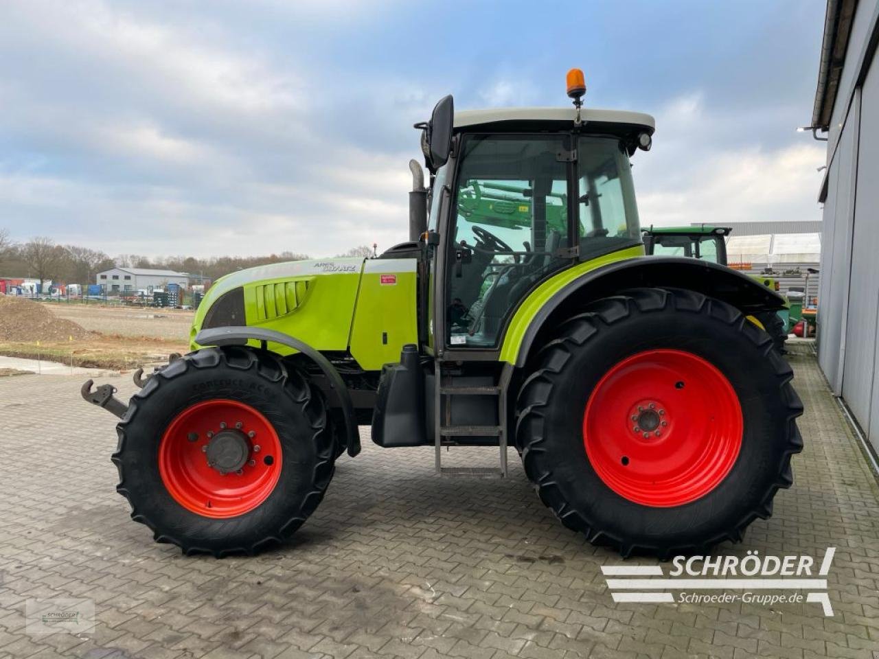 Traktor of the type CLAAS ARES 697 ATZ, Gebrauchtmaschine in Wildeshausen (Picture 4)