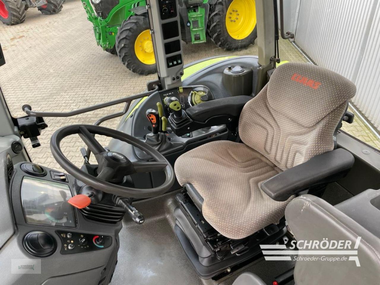 Traktor of the type CLAAS ARES 697 ATZ, Gebrauchtmaschine in Wildeshausen (Picture 11)