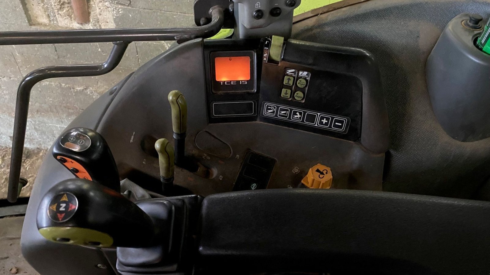 Traktor typu CLAAS Ares 697ATZ med affjedret kabine, Gebrauchtmaschine w Kjellerup (Zdjęcie 3)