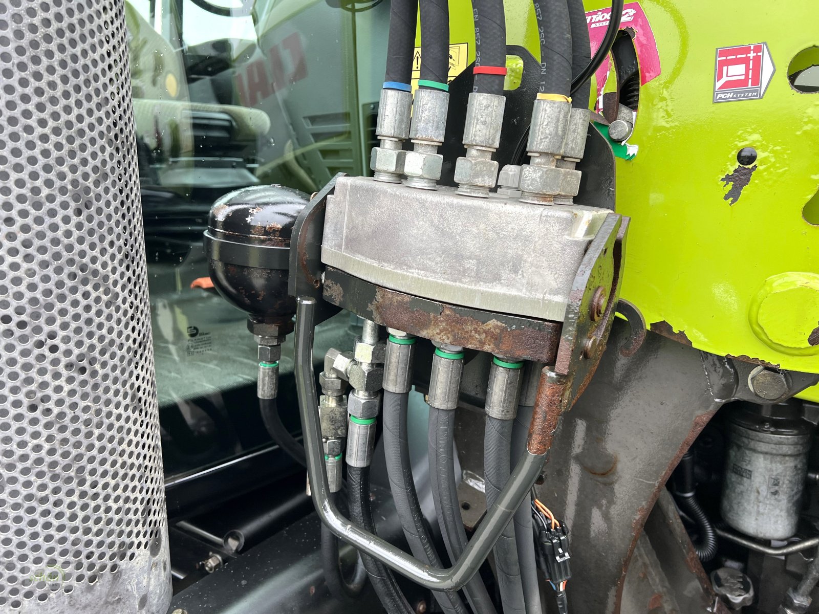 Traktor des Typs CLAAS Arion 410 mit FH, FZ, FL, Klima und DL, Gebrauchtmaschine in Burgrieden (Bild 16)