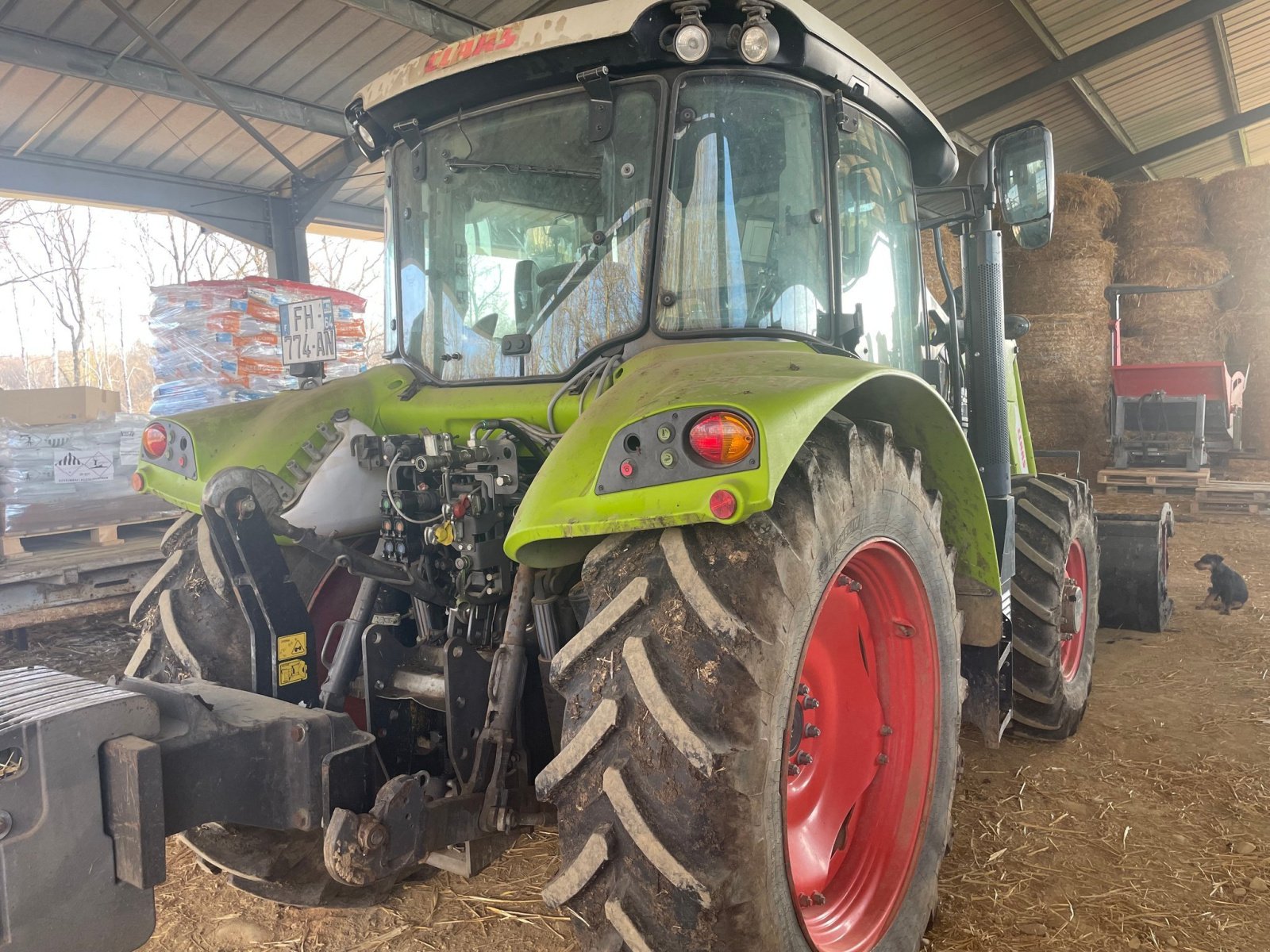 Traktor of the type CLAAS ARION 410 SUR MESURE, Gebrauchtmaschine in ORLEIX (Picture 4)