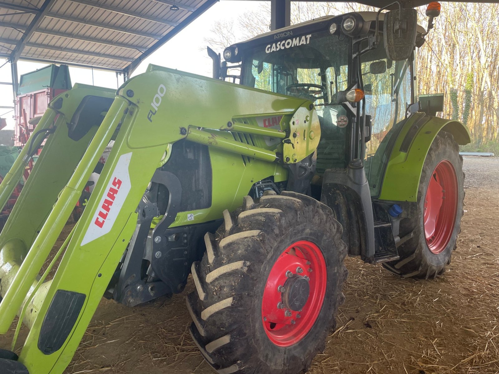 Traktor от тип CLAAS ARION 410 SUR MESURE, Gebrauchtmaschine в ORLEIX (Снимка 1)