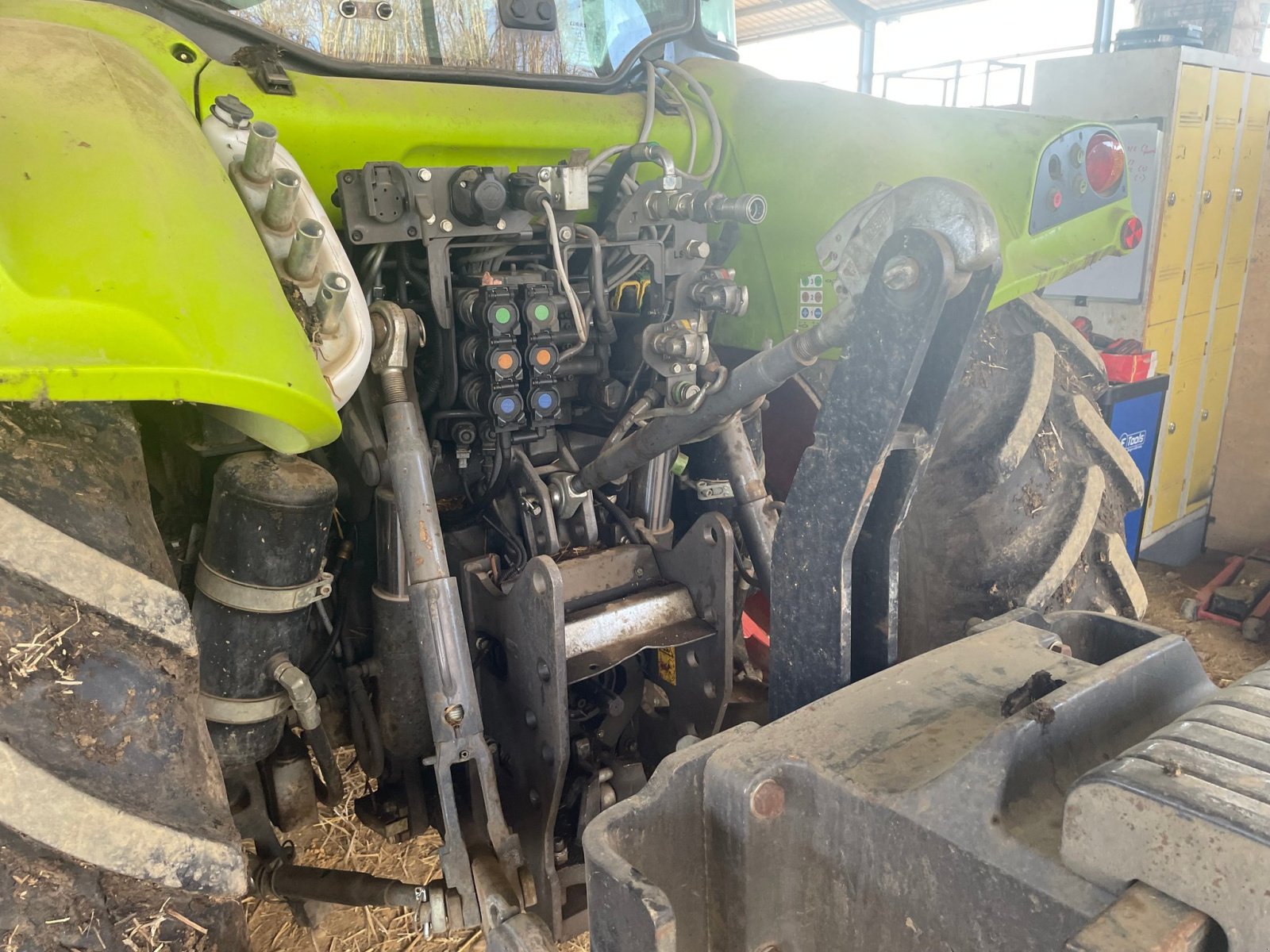 Traktor типа CLAAS ARION 410 SUR MESURE, Gebrauchtmaschine в ORLEIX (Фотография 7)