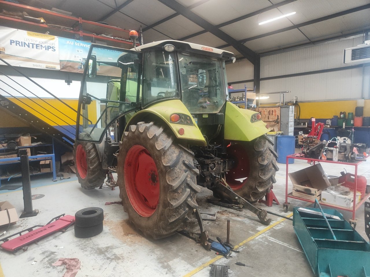 Traktor типа CLAAS ARION 410, Gebrauchtmaschine в Lérouville (Фотография 4)