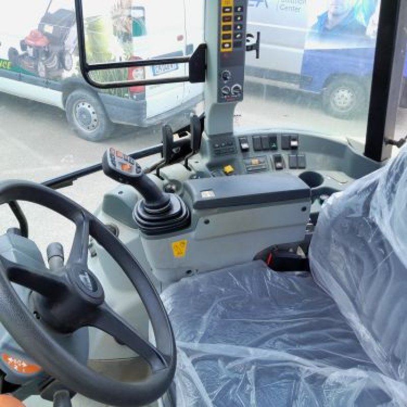 Traktor typu CLAAS ARION 410, Gebrauchtmaschine w Belleville sur Meuse (Zdjęcie 3)