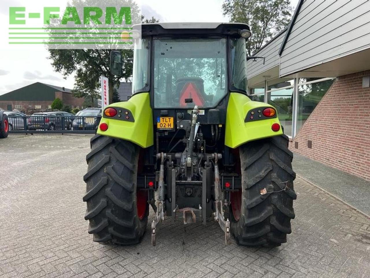 Traktor des Typs CLAAS arion 410, Gebrauchtmaschine in ag BROEKLAND (Bild 4)