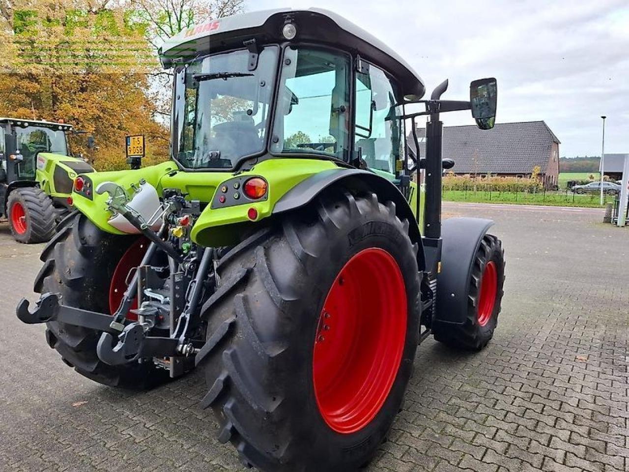 Traktor of the type CLAAS arion 410, Gebrauchtmaschine in ag BROEKLAND (Picture 4)
