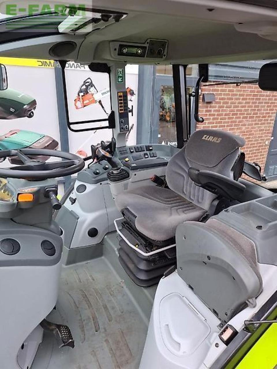 Traktor of the type CLAAS arion 410, Gebrauchtmaschine in ag BROEKLAND (Picture 8)