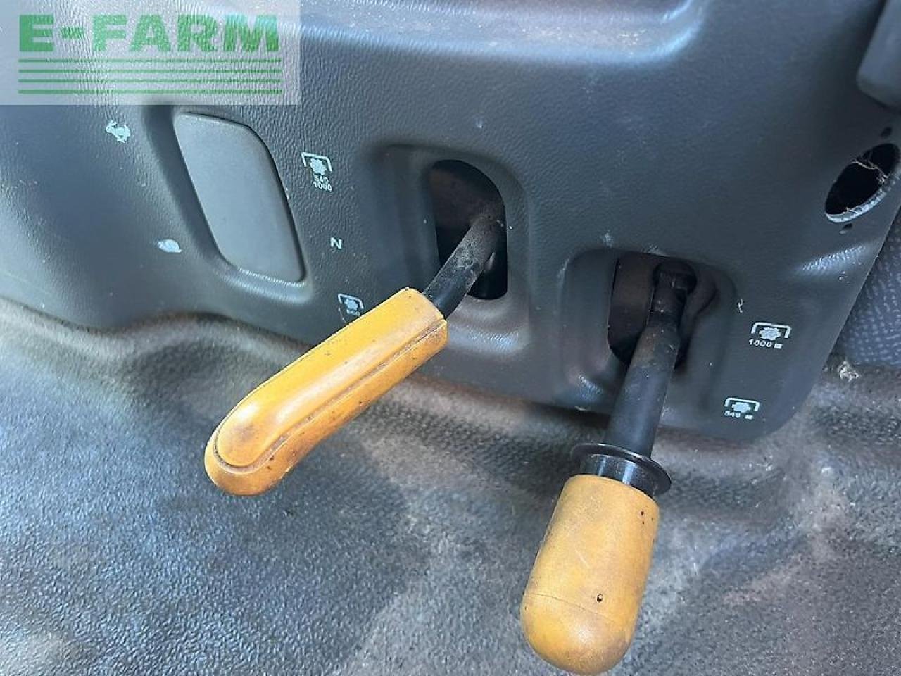 Traktor типа CLAAS arion 410, Gebrauchtmaschine в ag BROEKLAND (Фотография 11)