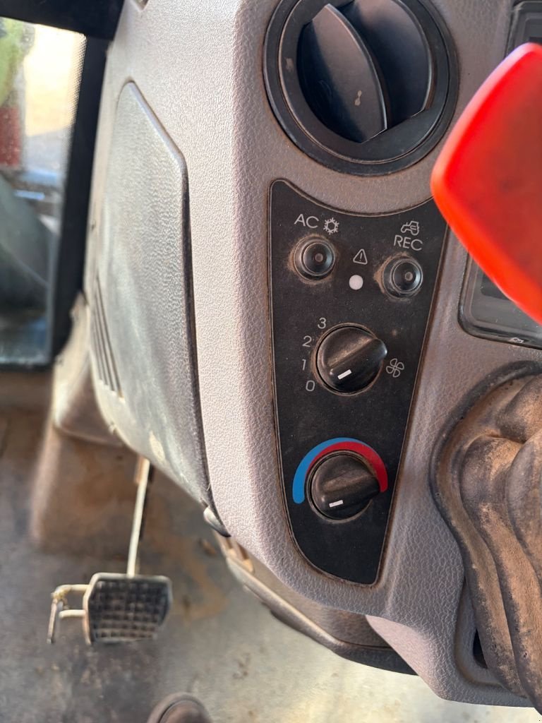 Traktor des Typs CLAAS ARION 410, Gebrauchtmaschine in SAINT JAMES (Bild 10)