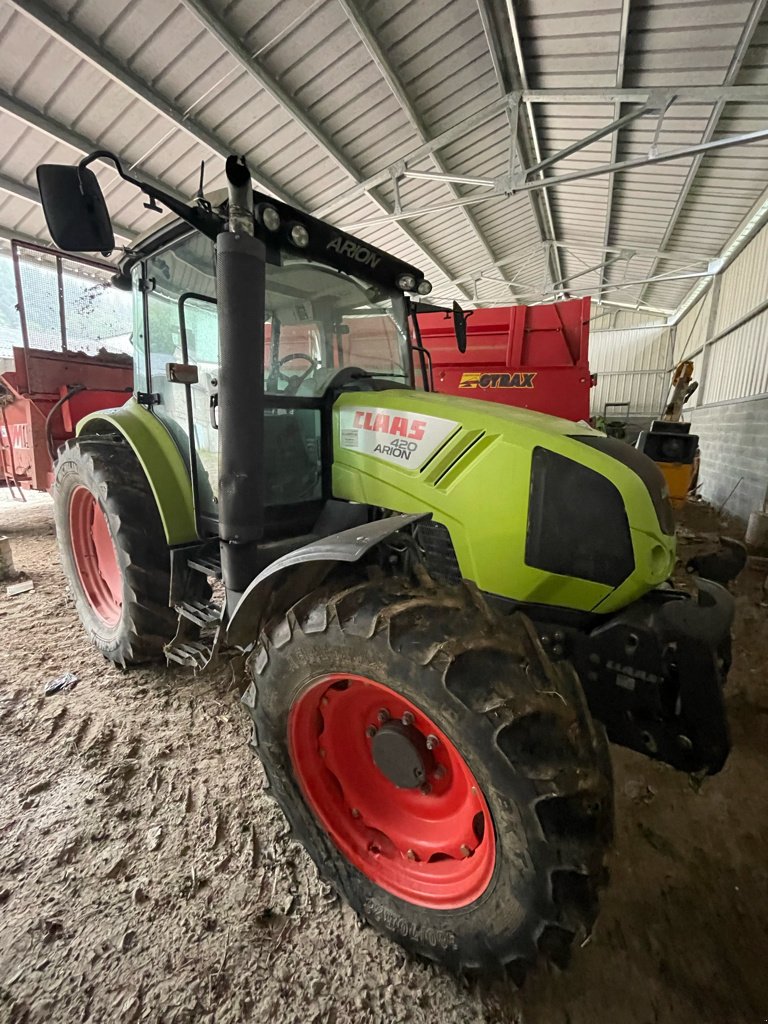 Traktor des Typs CLAAS ARION 420 C, Gebrauchtmaschine in Calmont (Bild 2)