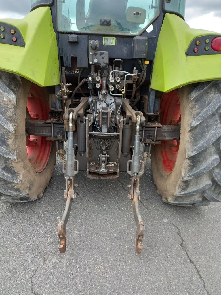 Traktor du type CLAAS ARION 420 C, Gebrauchtmaschine en Saint-Rémy (Photo 11)