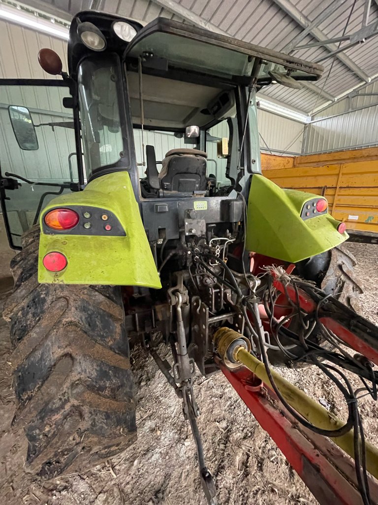 Traktor des Typs CLAAS ARION 420 C, Gebrauchtmaschine in Calmont (Bild 4)
