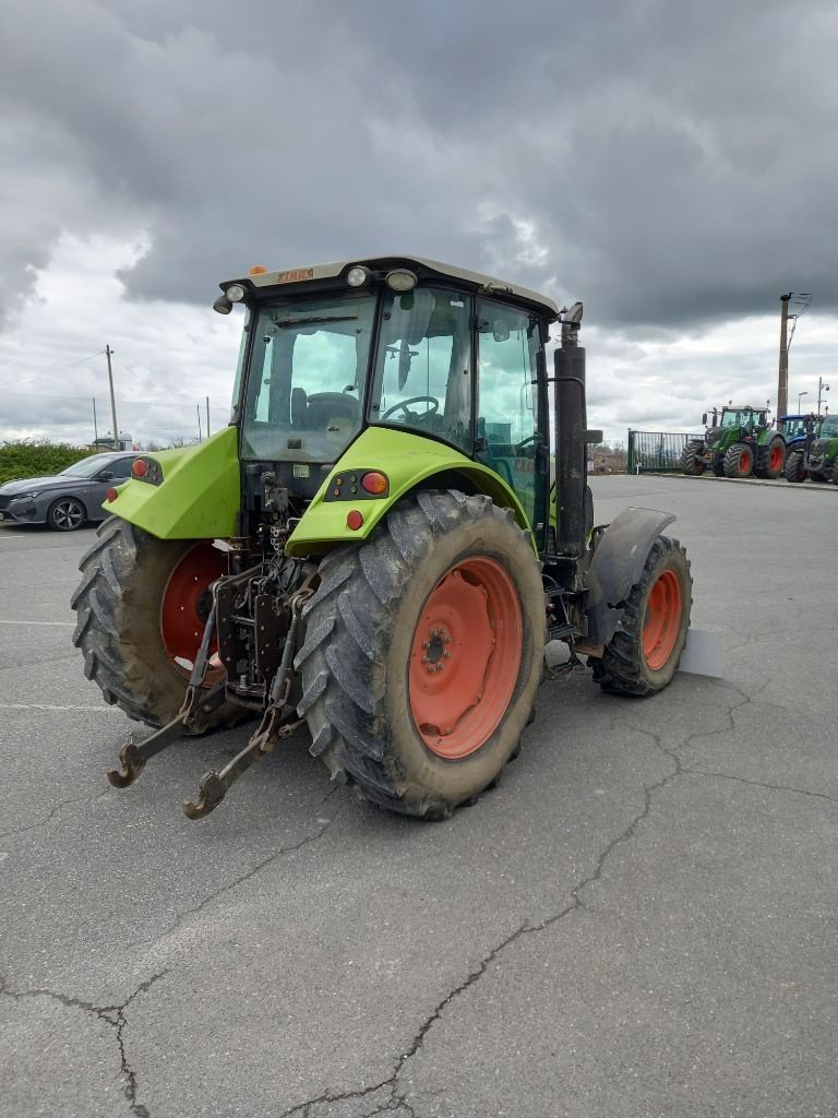 Traktor du type CLAAS ARION 420 C, Gebrauchtmaschine en Saint-Rémy (Photo 3)