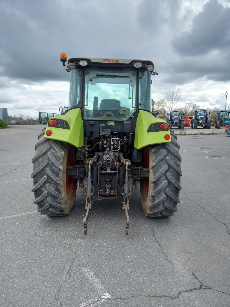 Traktor du type CLAAS ARION 420 C, Gebrauchtmaschine en Saint-Rémy (Photo 9)