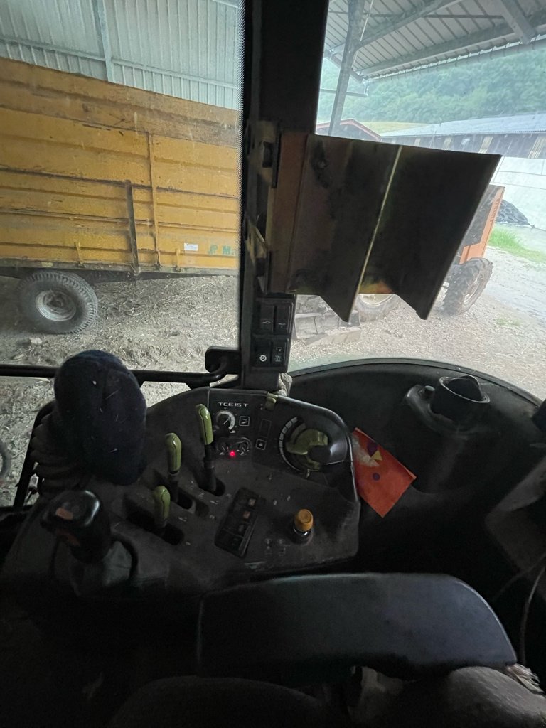 Traktor des Typs CLAAS ARION 420 C, Gebrauchtmaschine in Calmont (Bild 8)