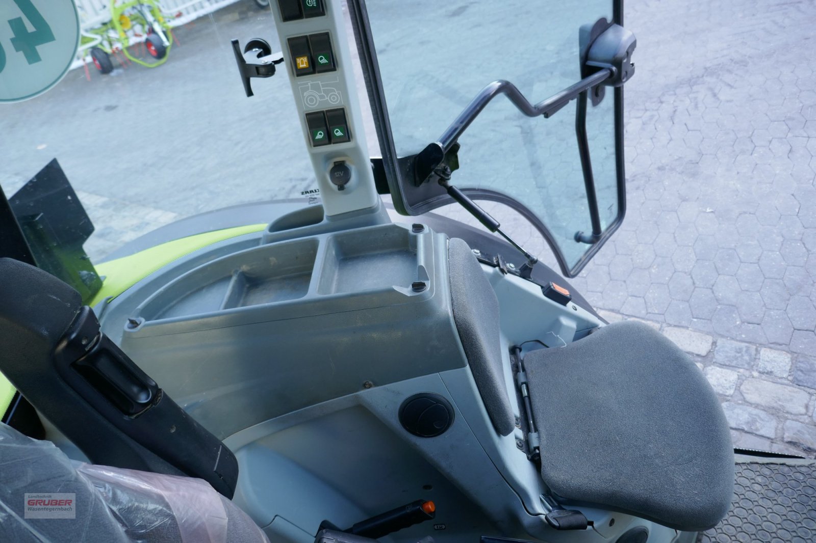 Traktor типа CLAAS Arion 420 CIS+, Gebrauchtmaschine в Dorfen (Фотография 16)