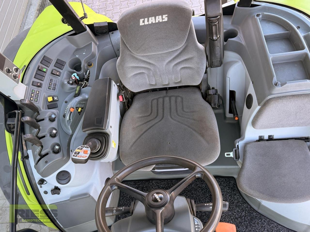 Traktor типа CLAAS ARION 420 CIS A32, Gebrauchtmaschine в Homberg/Ohm - Maulbach (Фотография 9)