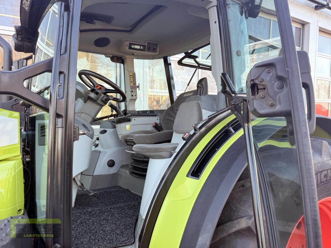 Traktor типа CLAAS ARION 420 CIS A32, Gebrauchtmaschine в Homberg/Ohm - Maulbach (Фотография 15)