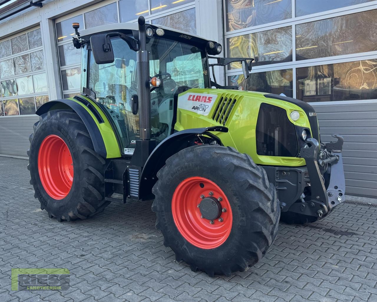 Traktor типа CLAAS ARION 420 CIS A32, Gebrauchtmaschine в Homberg/Ohm - Maulbach (Фотография 17)