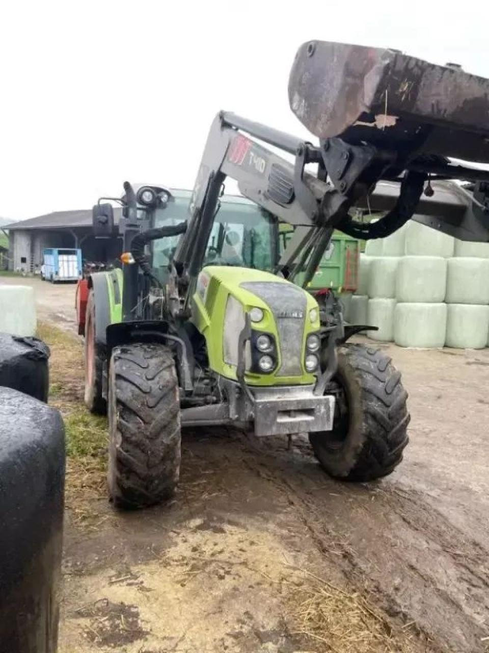 Traktor van het type CLAAS arion 420 cis, Gebrauchtmaschine in SAINTE-GENEVIÈVE-SUR-ARGENCE (Foto 2)
