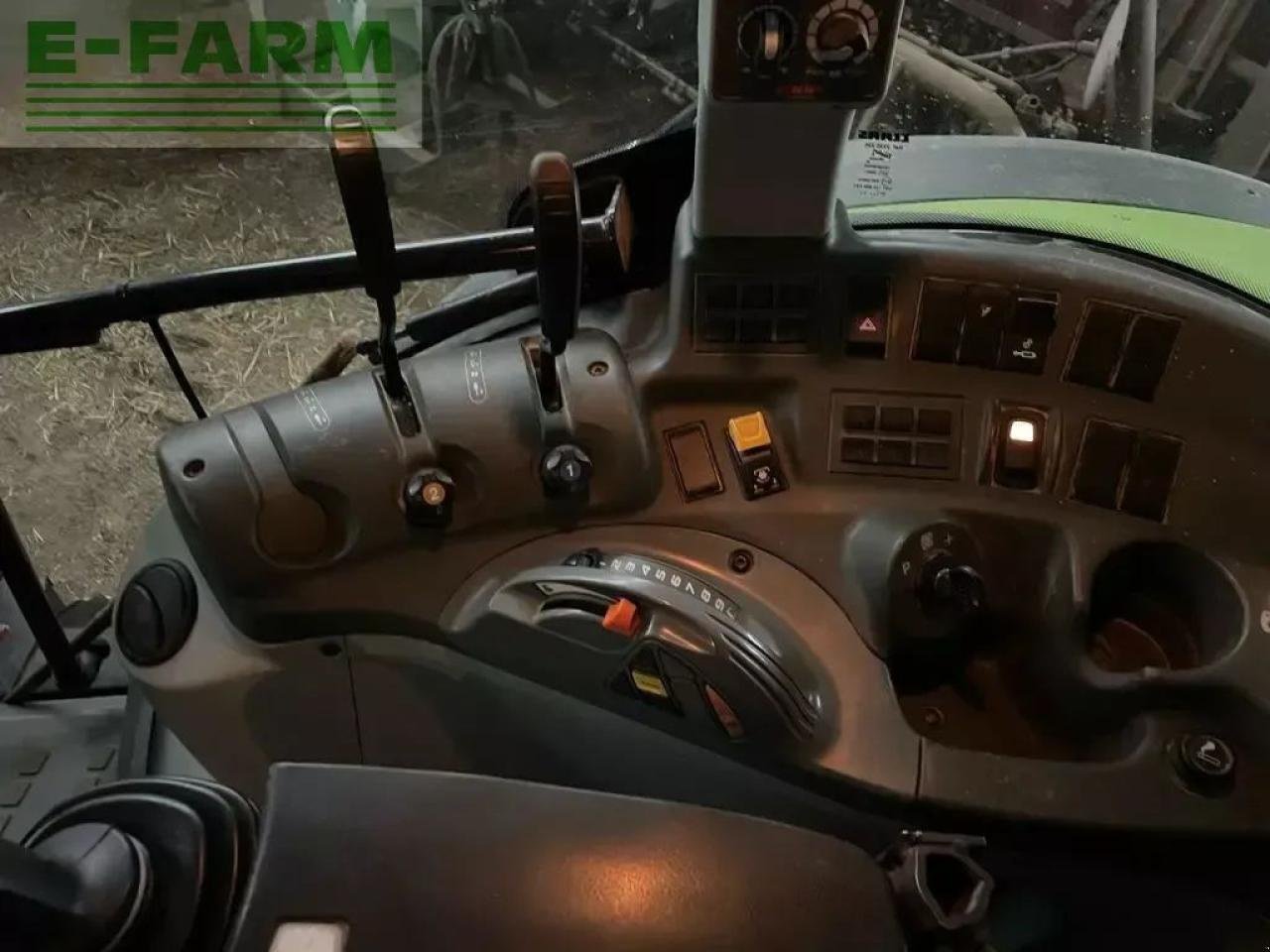 Traktor tipa CLAAS arion 420 cis, Gebrauchtmaschine u SAINTE-GENEVIÈVE-SUR-ARGENCE (Slika 6)