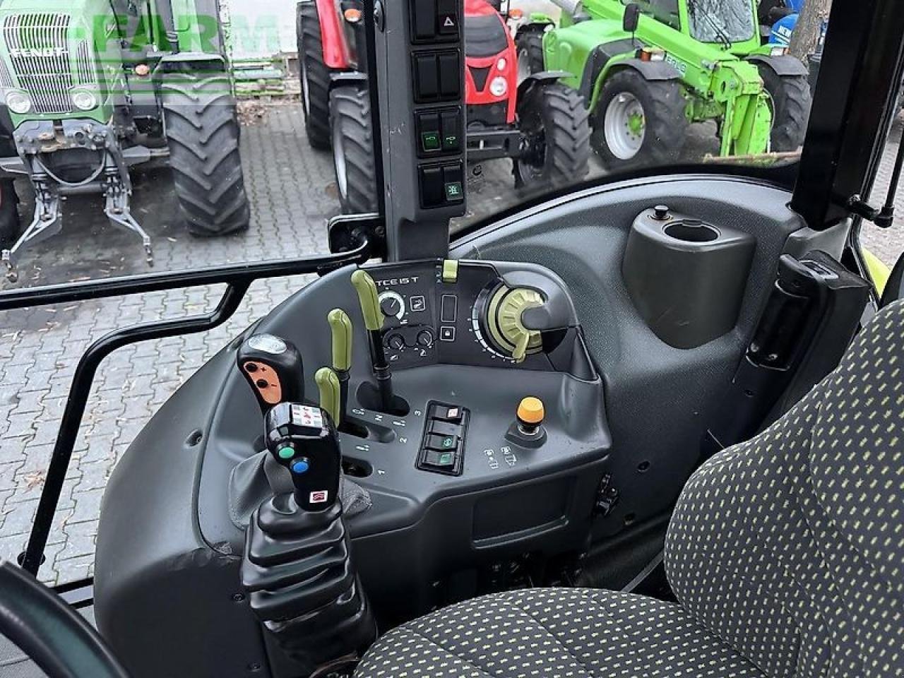 Traktor des Typs CLAAS arion 420 cis, Gebrauchtmaschine in DAMAS?AWEK (Bild 14)