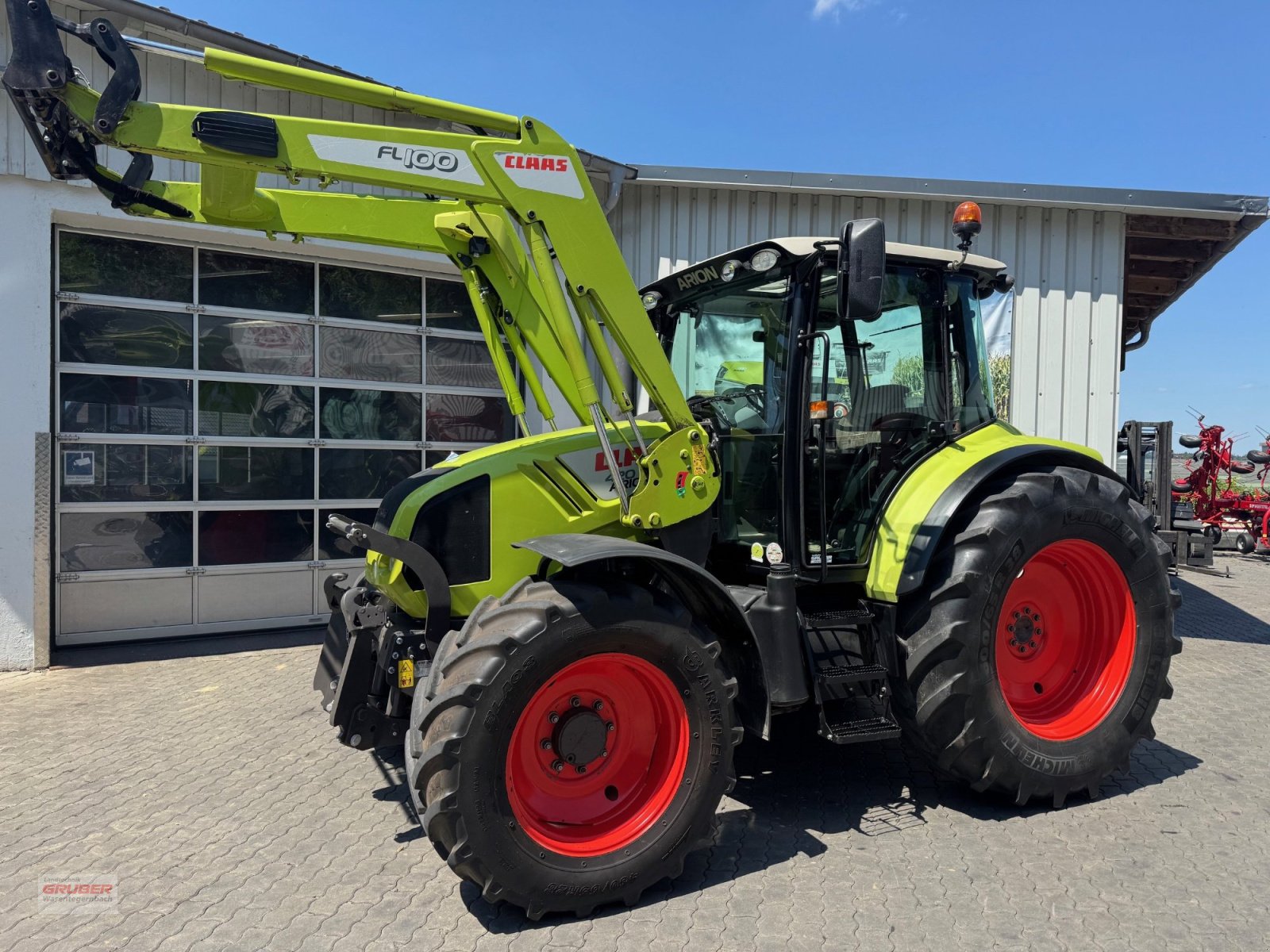 Traktor типа CLAAS Arion 420 CIS, Gebrauchtmaschine в Dorfen (Фотография 1)