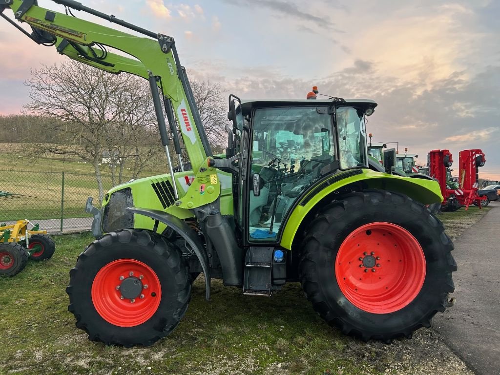 Traktor типа CLAAS ARION 420 CIS, Gebrauchtmaschine в CERISIERS (Фотография 2)