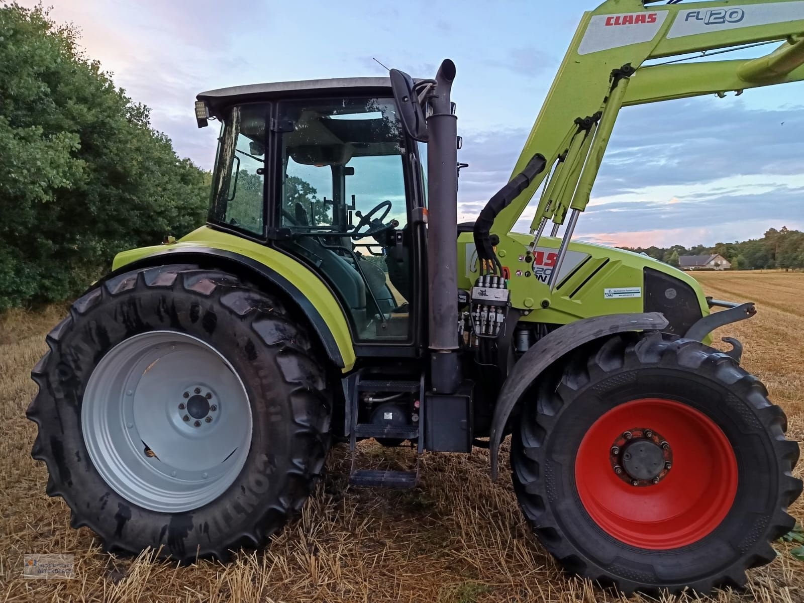 Traktor of the type CLAAS Arion 420 CIS, Gebrauchtmaschine in Altenberge (Picture 4)