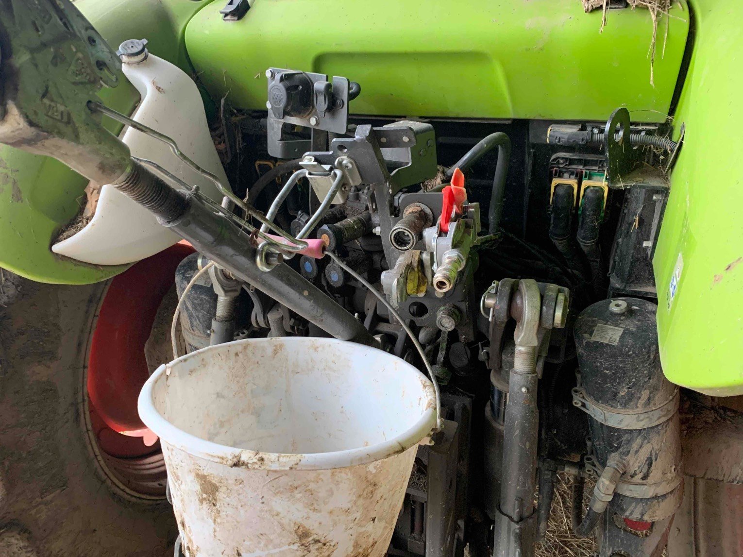 Traktor des Typs CLAAS ARION 420 CLASSIC TB, Gebrauchtmaschine in ORLEIX (Bild 10)