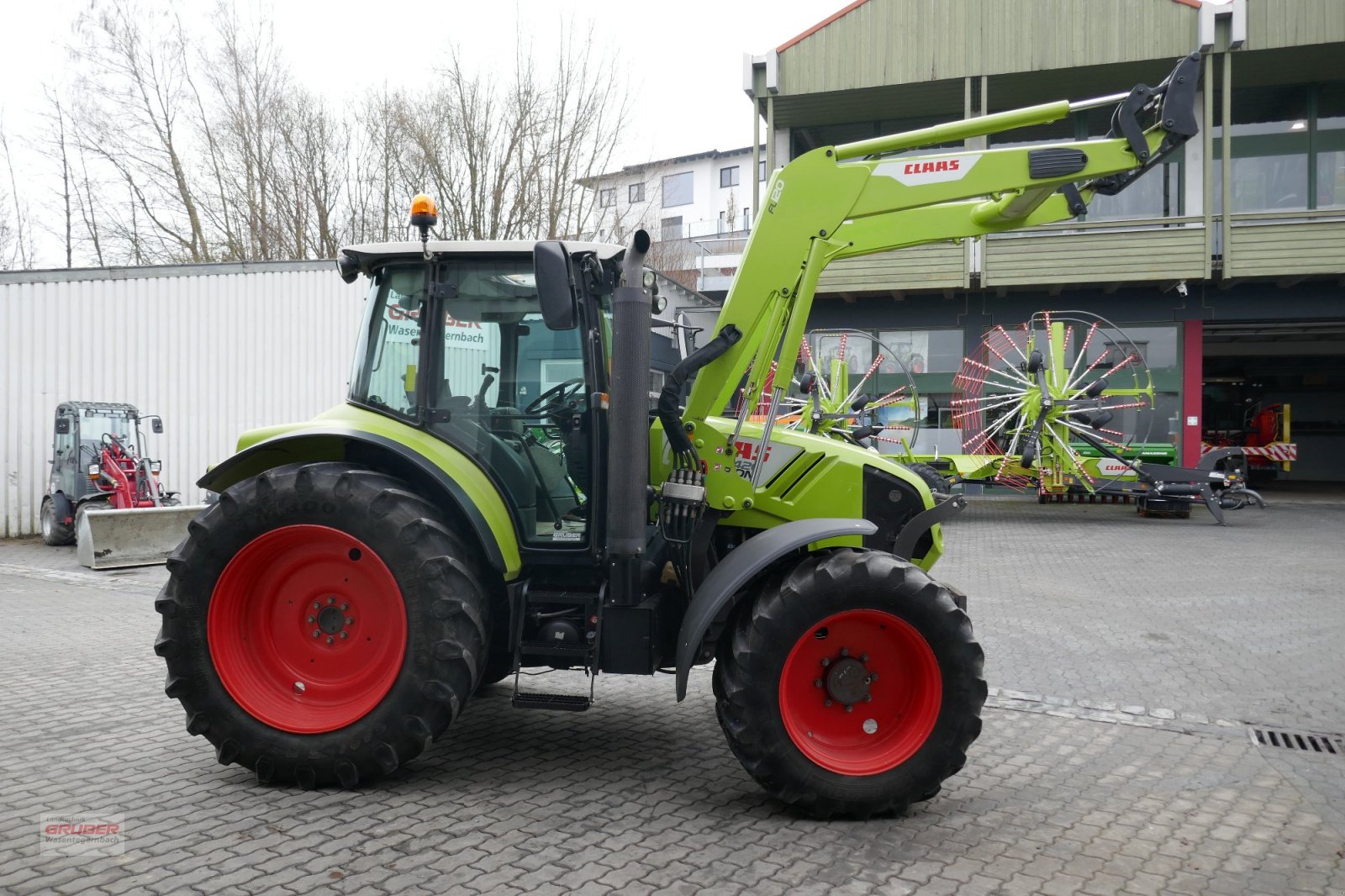 Traktor des Typs CLAAS Arion 420 inkl. FL 120, Gebrauchtmaschine in Dorfen (Bild 4)