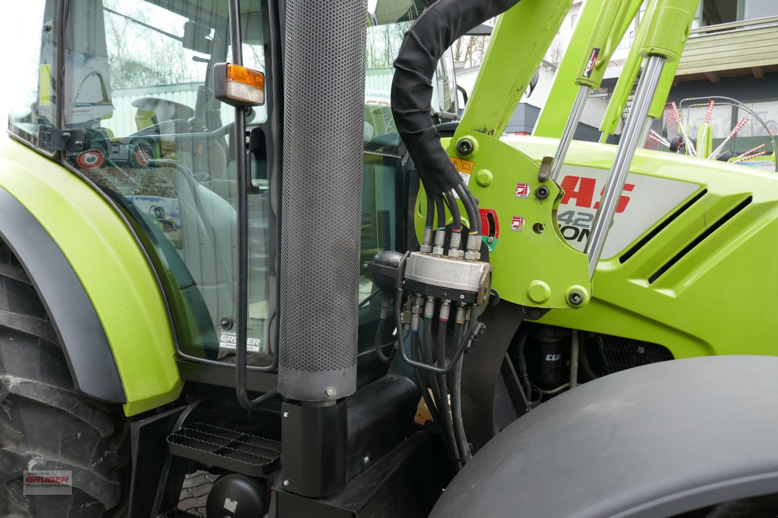 Traktor des Typs CLAAS Arion 420 inkl. FL 120, Gebrauchtmaschine in Dorfen (Bild 5)