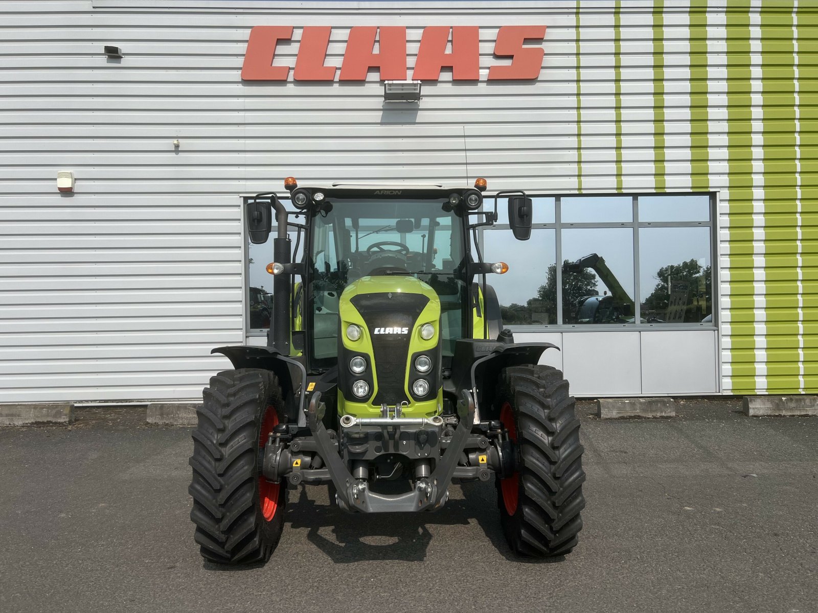 Traktor типа CLAAS ARION 420 M, Gebrauchtmaschine в Gannat (Фотография 2)