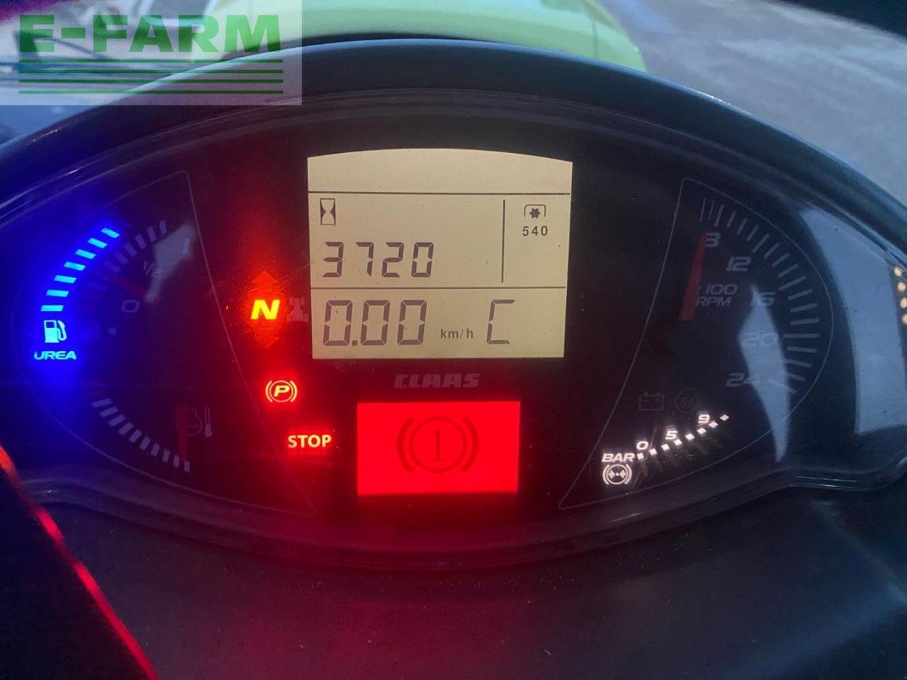 Traktor от тип CLAAS ARION 420 MR, Gebrauchtmaschine в BURY ST EDMUNDS (Снимка 5)