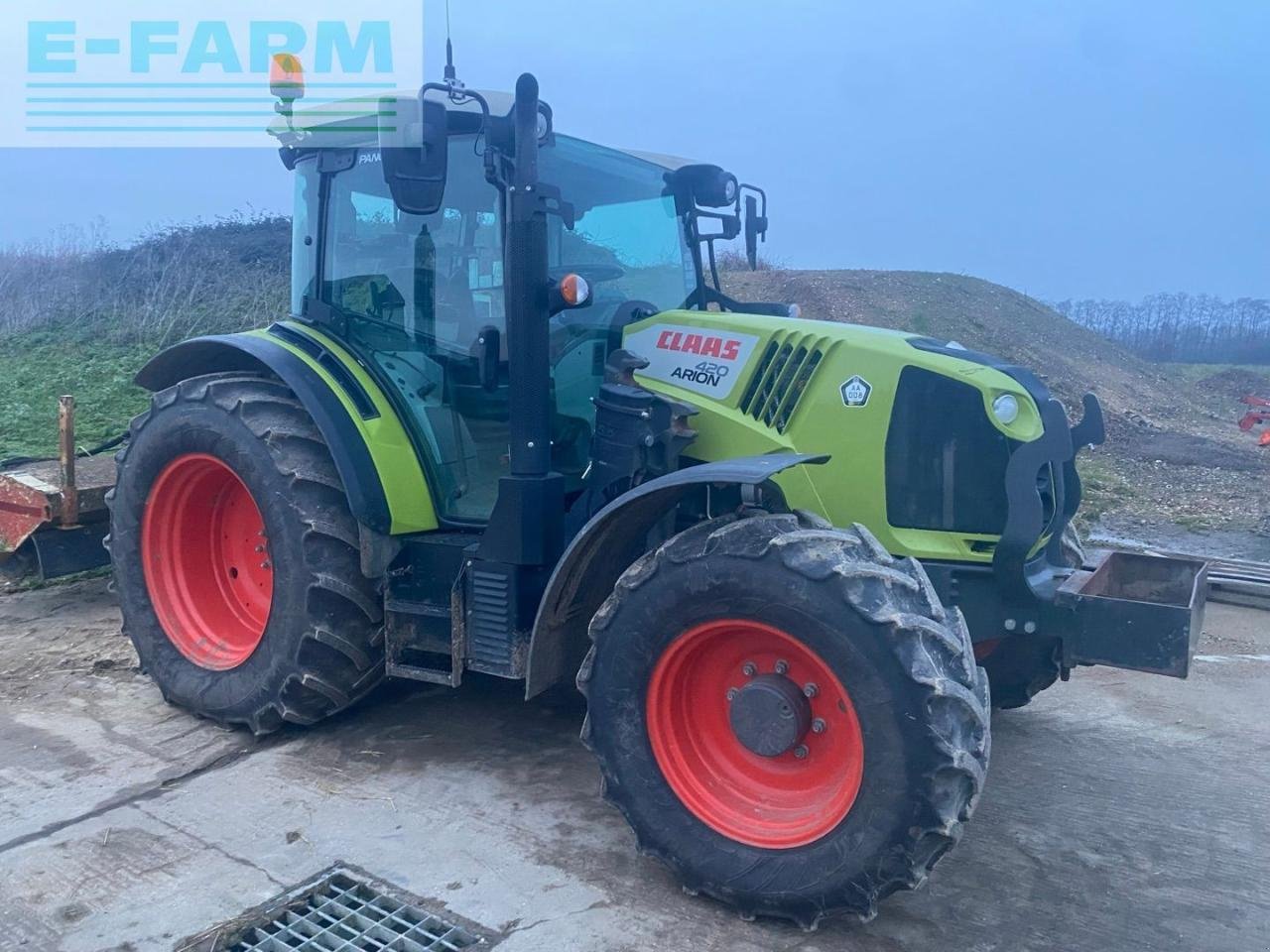 Traktor от тип CLAAS ARION 420 MR, Gebrauchtmaschine в BURY ST EDMUNDS (Снимка 8)