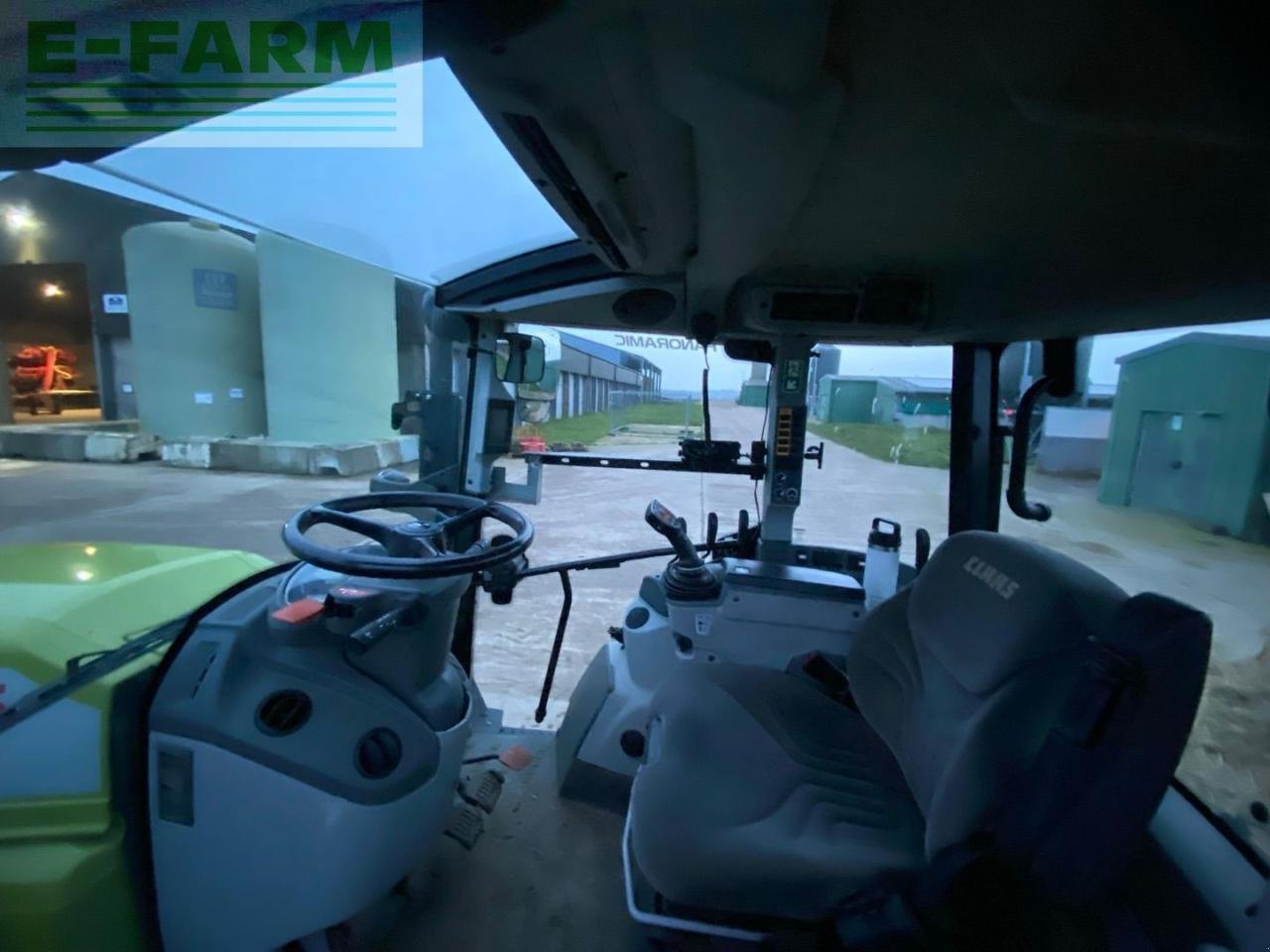 Traktor от тип CLAAS ARION 420 MR, Gebrauchtmaschine в BURY ST EDMUNDS (Снимка 13)