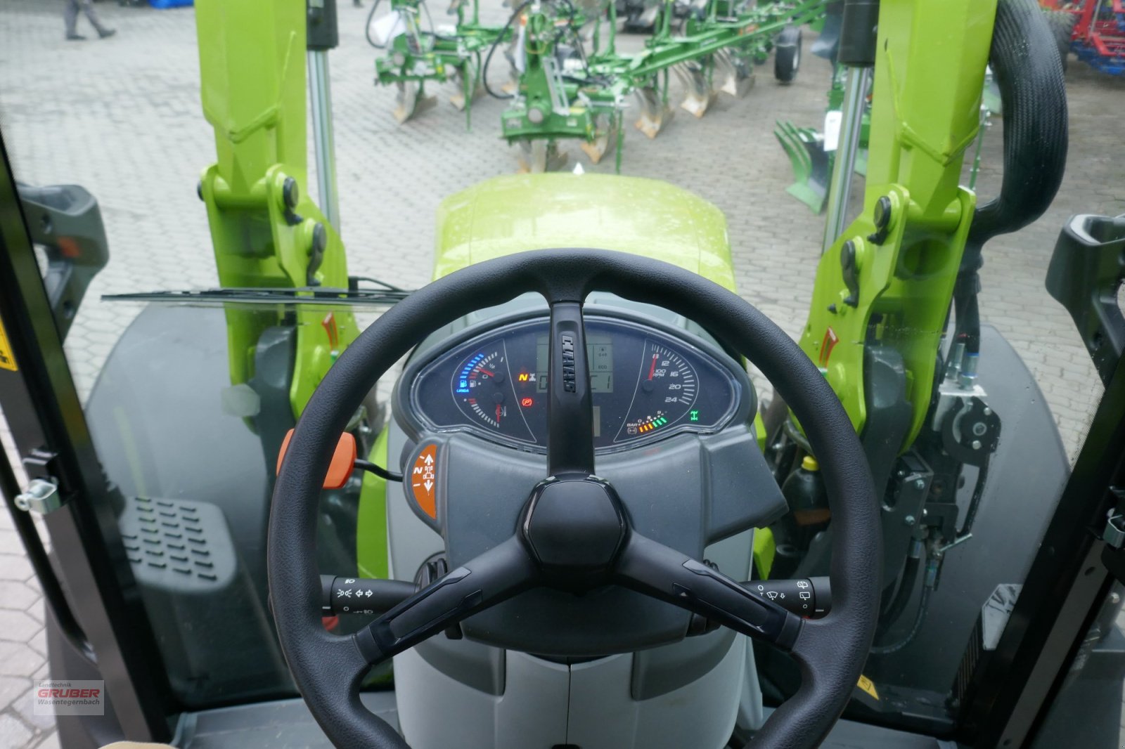 Traktor des Typs CLAAS Arion 420 Panoramic, Neumaschine in Dorfen (Bild 12)