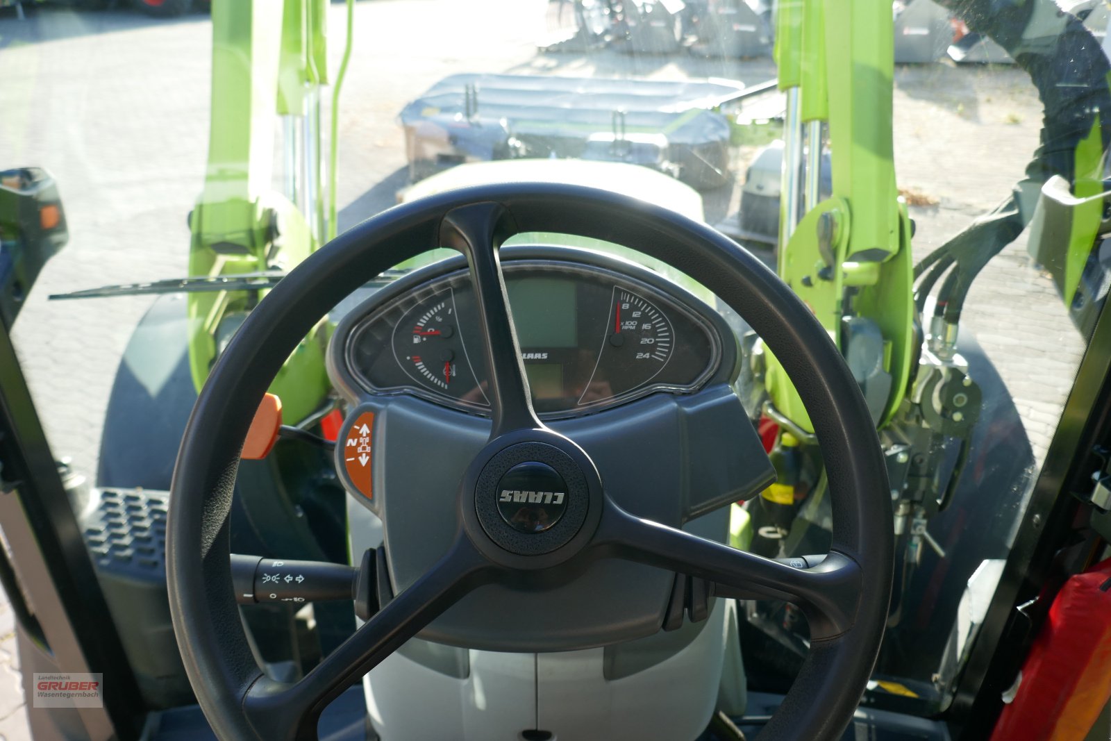 Traktor des Typs CLAAS Arion 420 Panoramic, Gebrauchtmaschine in Dorfen (Bild 12)