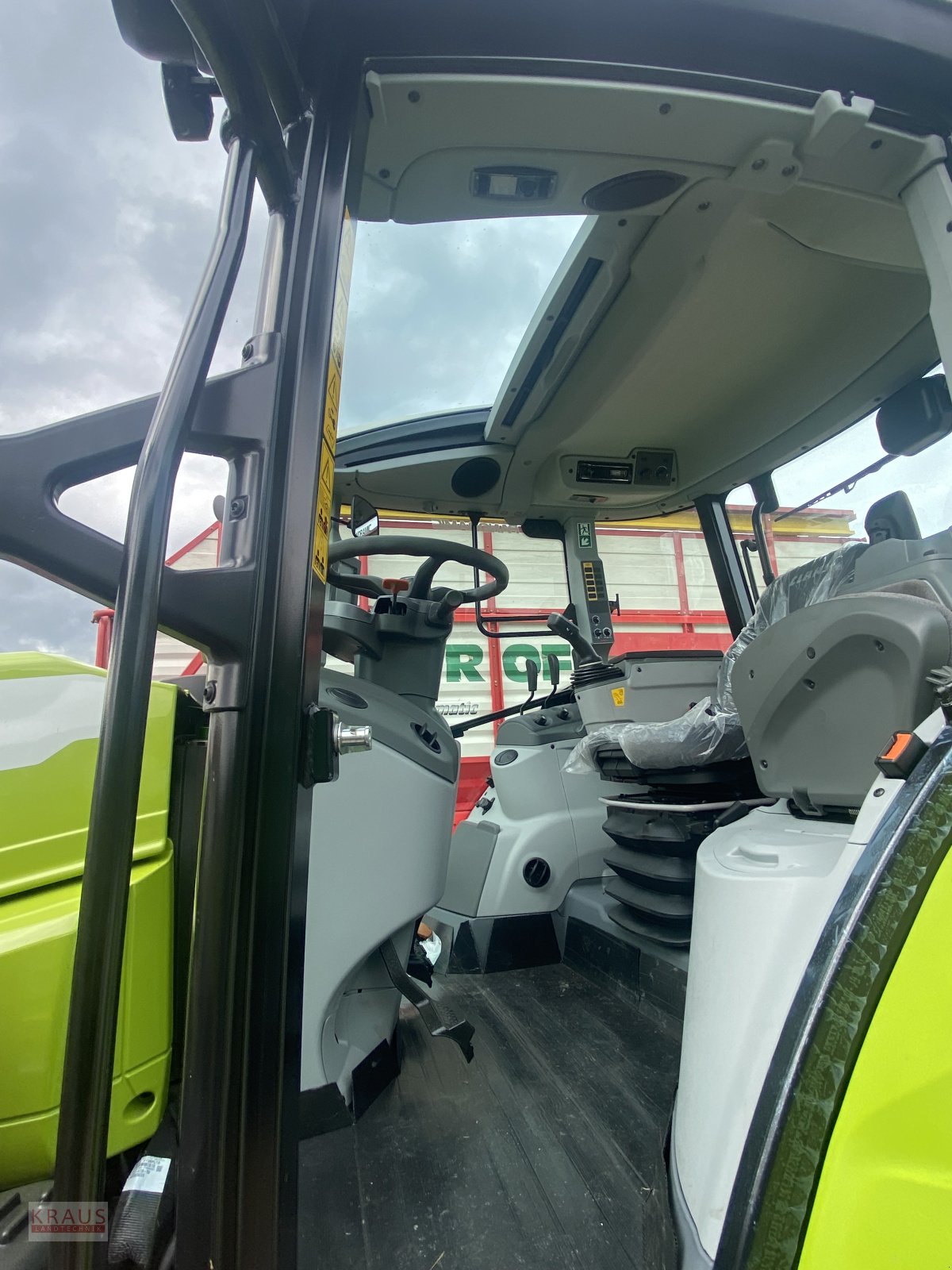 Traktor des Typs CLAAS Arion 420 Panoramic, Neumaschine in Geiersthal (Bild 6)