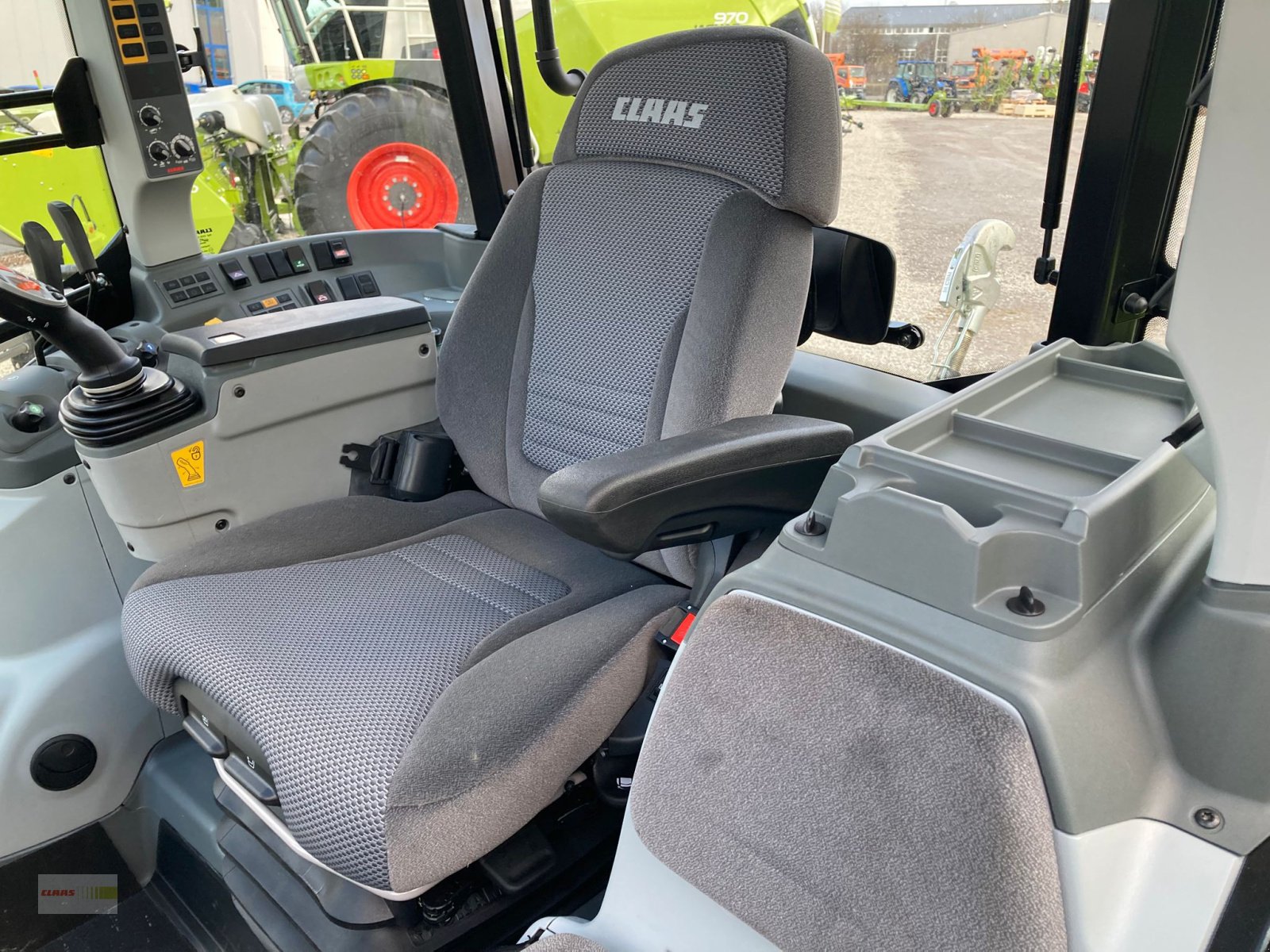 Traktor des Typs CLAAS ARION 420 Stage V, Neumaschine in Tuningen (Bild 6)