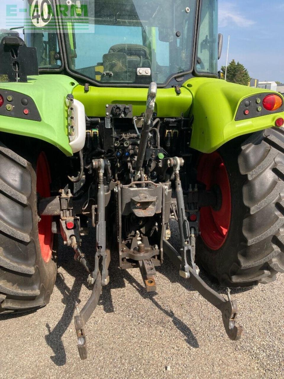 Traktor typu CLAAS arion 420 sur mesure, Gebrauchtmaschine v ST ANDIOL (Obrázek 4)
