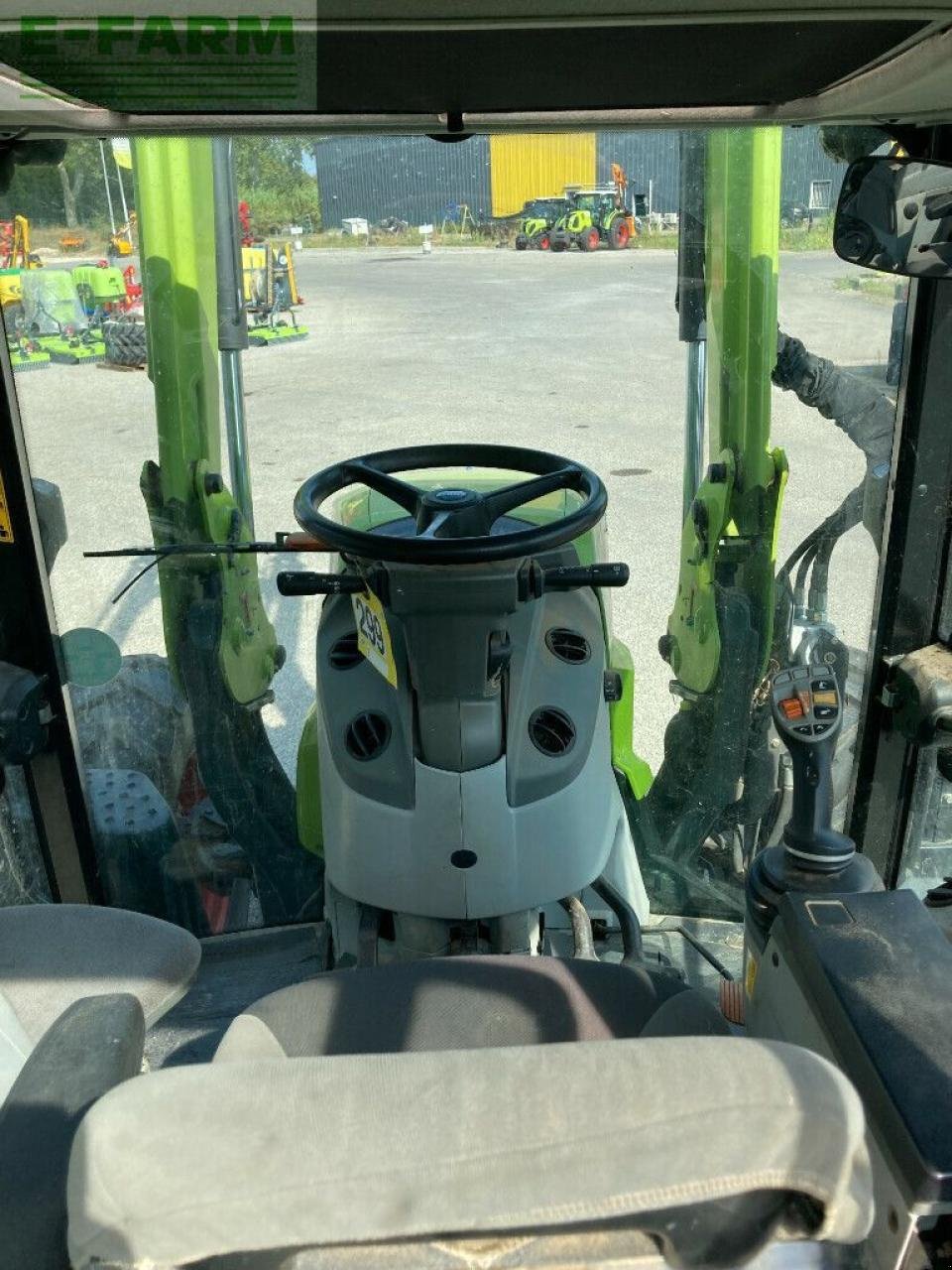 Traktor typu CLAAS arion 420 sur mesure, Gebrauchtmaschine v ST ANDIOL (Obrázek 7)