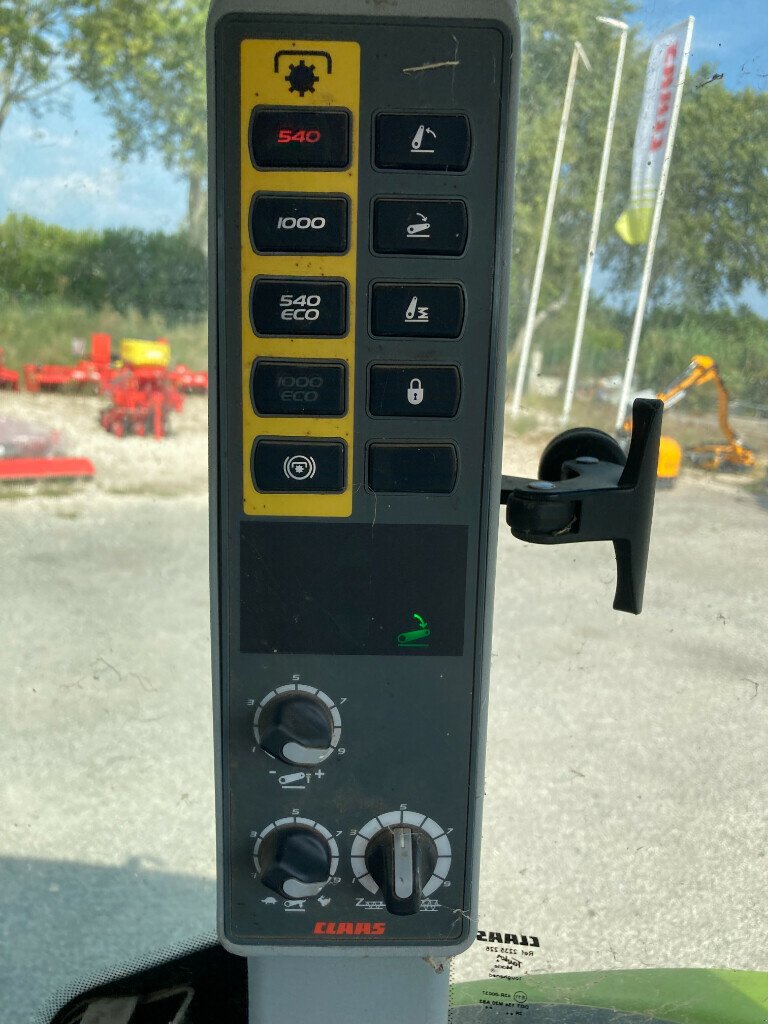 Traktor типа CLAAS ARION 420 SUR MESURE, Gebrauchtmaschine в SAINT ANDIOL (Фотография 9)