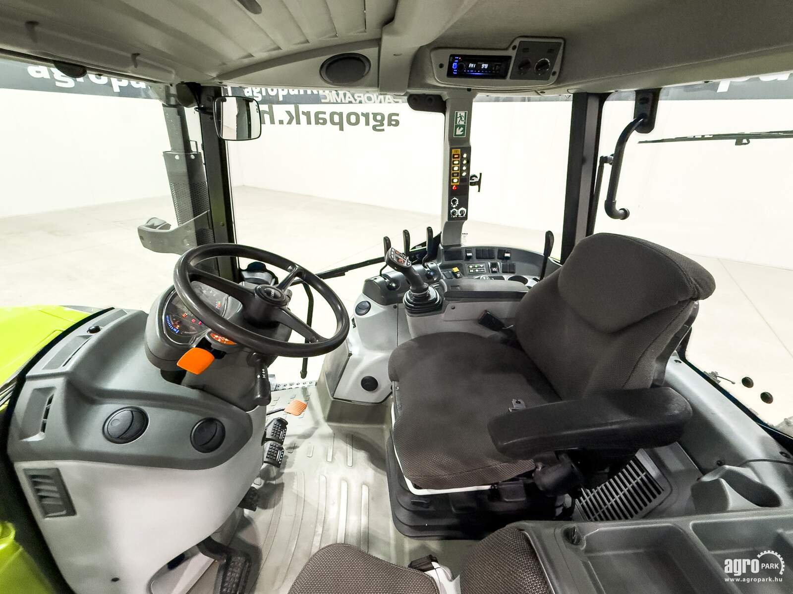 Traktor du type CLAAS Arion 420, Gebrauchtmaschine en Csengele (Photo 8)