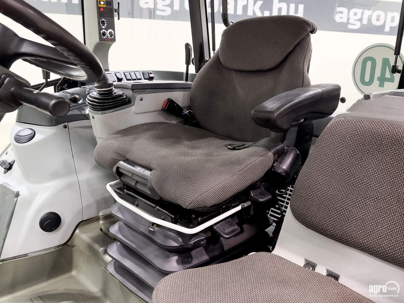 Traktor du type CLAAS Arion 420, Gebrauchtmaschine en Csengele (Photo 11)